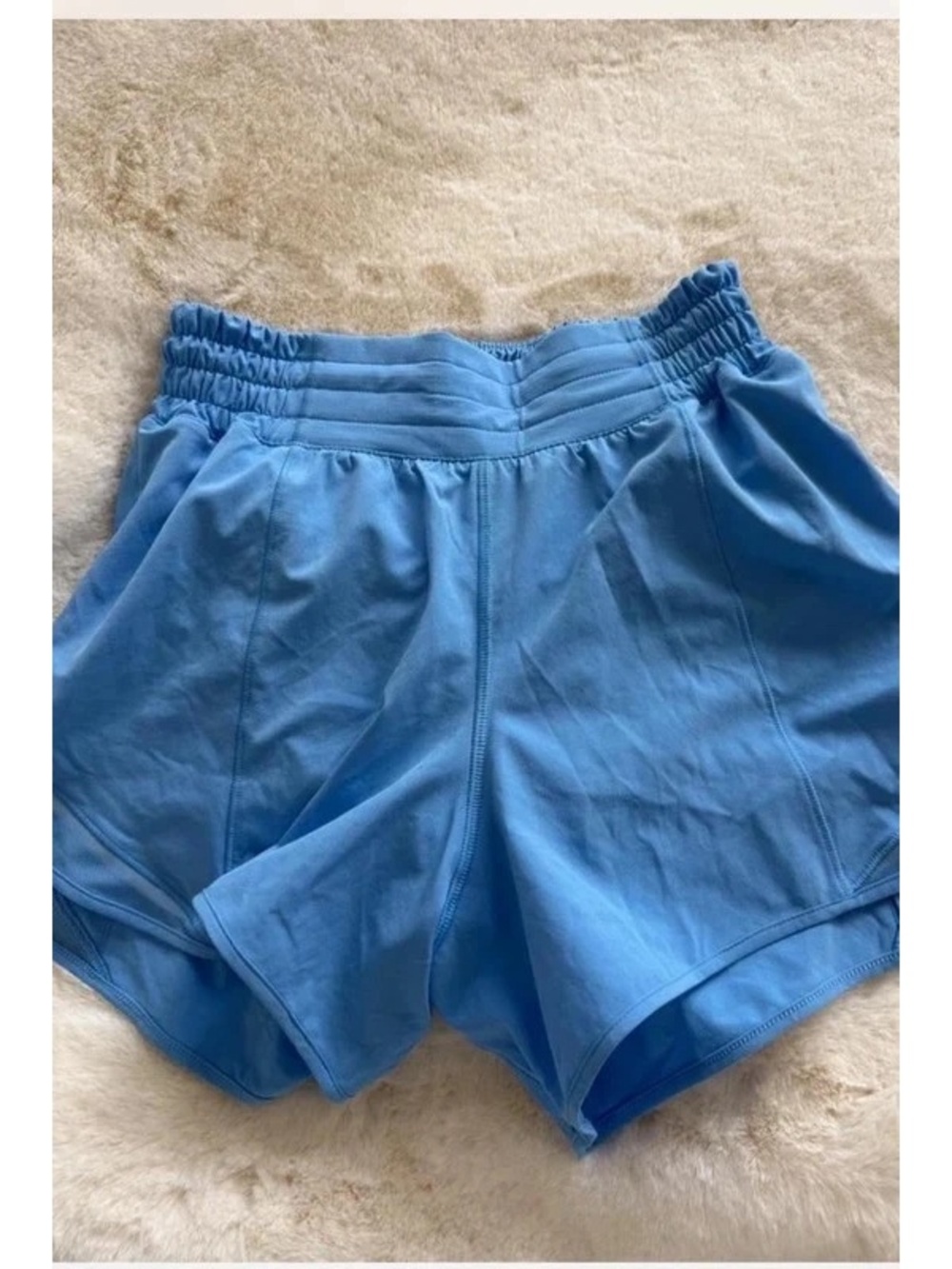 Lululemon Hotty Hot HR Short 4" Reflective Swift in blue chill